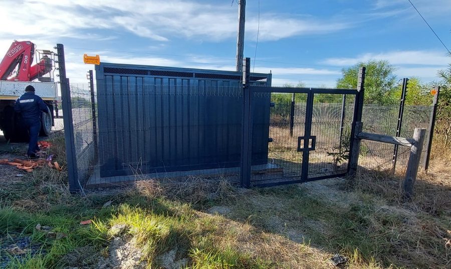 Sliding gate installed by Johan Bester Ingenieurswerke
